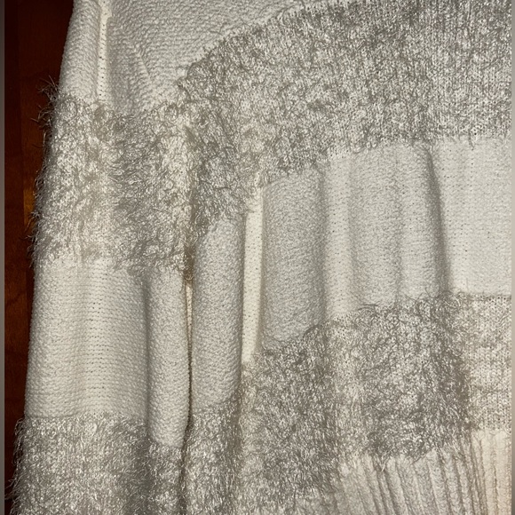 HIPPIE ROSE Sweater - Picture 3 of 4